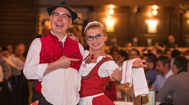 Unterhaltung als falsche Kellner